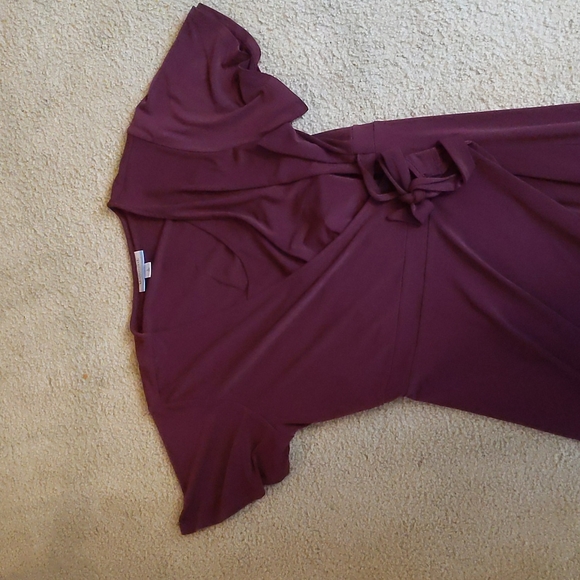 Motherhood Maternity Nursing Plum Full Wrap Dress with Ruffle Bottom Sz Large - Picture 2 of 8